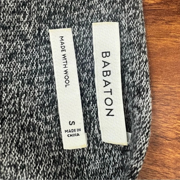 Aritzia Babaton Wool V Neck Oversized Sweater Gray Size S - Picture 3 of 5